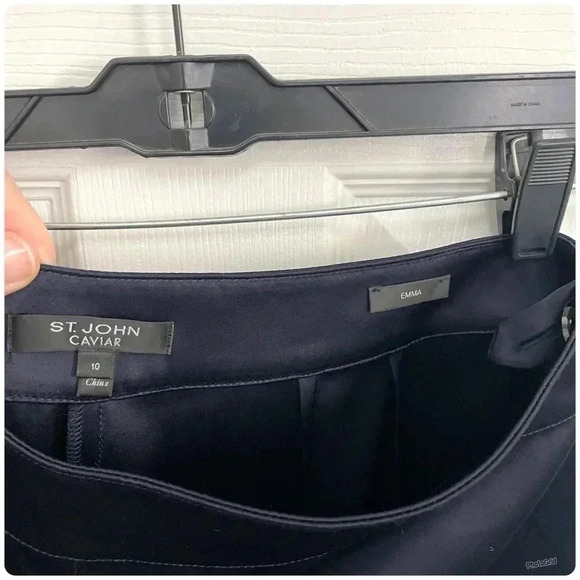 St. John Caviar I 10 - Picture 4 of 10